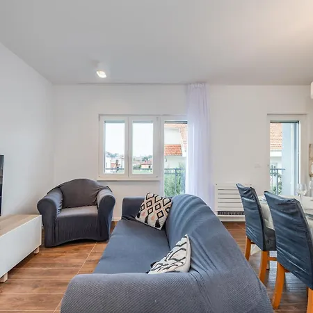 Centrally Located Apartments, Free Parking * Trogir