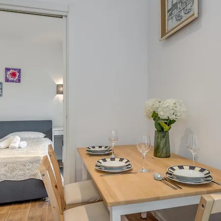 Appartement Centrally Located Apartments, Free Parking Trogir