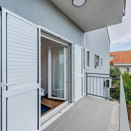 Centrally Located Apartments, Free Parking