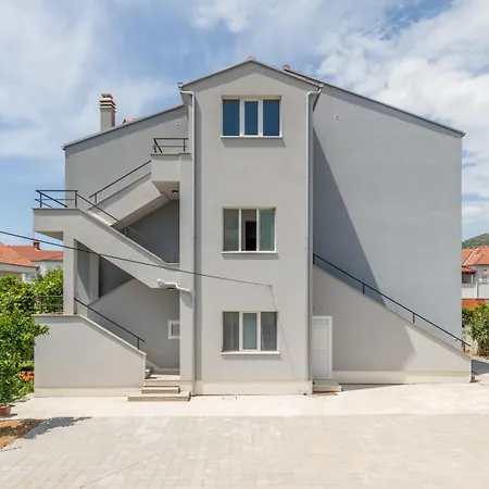 Centrally Located Apartments, Free Parking Appartement