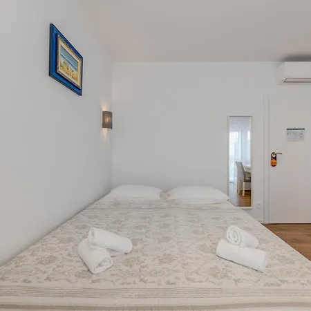Centrally Located Apartments, Free Parking Appartement